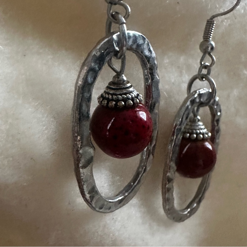 Silver and Red Oval Hoop Earrings with Textured Finish - Picture 3 of 4